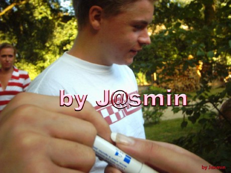 gustavgibtautogrammey8.jpg